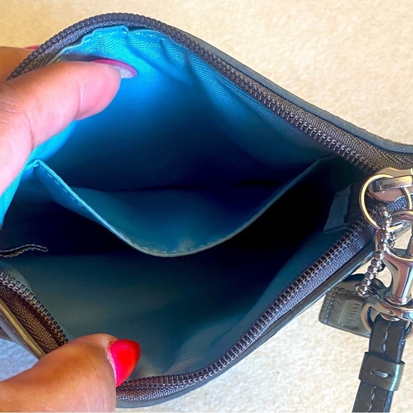 COACH Olive Green Patent Leather Wristlet, EUC - Picture 5 of 10